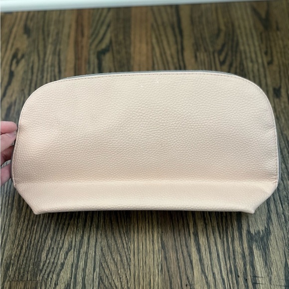 Laura Mercier cream make up bag - Picture 4 of 6